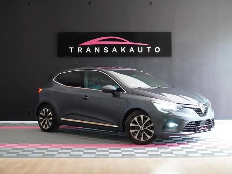 Gris Utilisé 2021 Renault Clio V Bose Edition Berline | 16 490 € (Prix juste) - Image 1/4