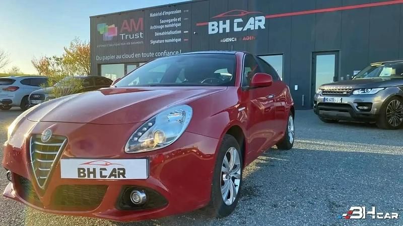 Rouge Utilisé 2015 Alfa Romeo Giulietta Distinctive Berline | 6 990 € (Prix cher) - Image 1/4