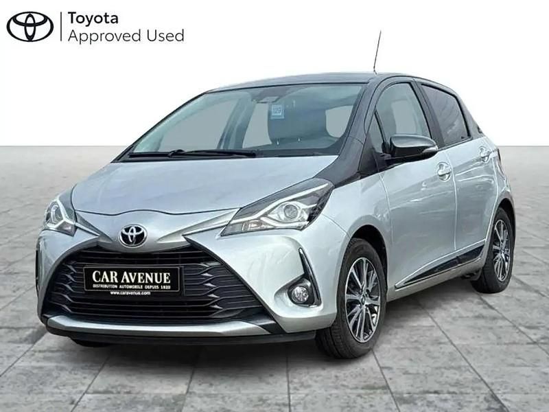Gris Utilisé 2020 Toyota Yaris Berline | 12 490 € (Prix juste) - Image 1/4
