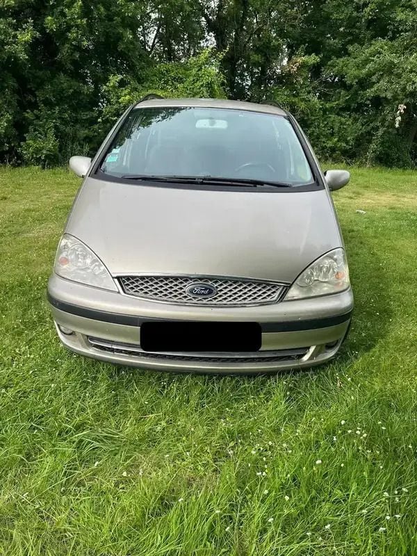 Beige Utilisé 2005 Ford Galaxy Ghia Monospace | 3 800 € - Image 1/4