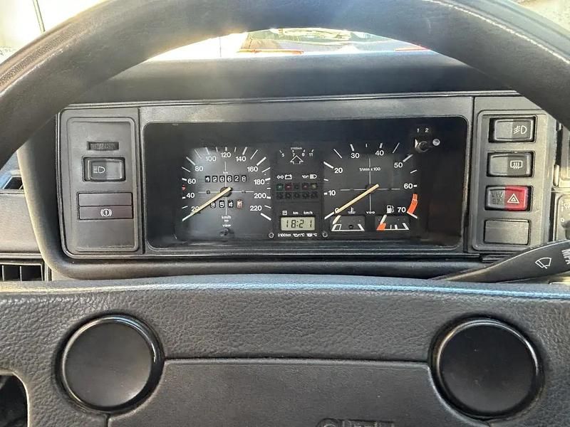 Occasion VW Golf GTI 111 ch (81 kW) 1983 Noir Berline