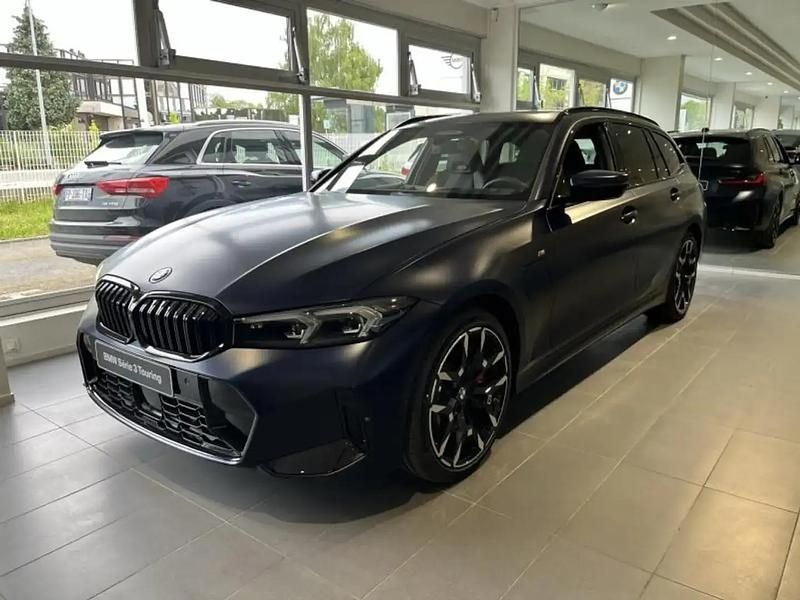 Bleu Nouvelle 2025 BMW 330 M Sport Break | 82 590 € - Image 1/4
