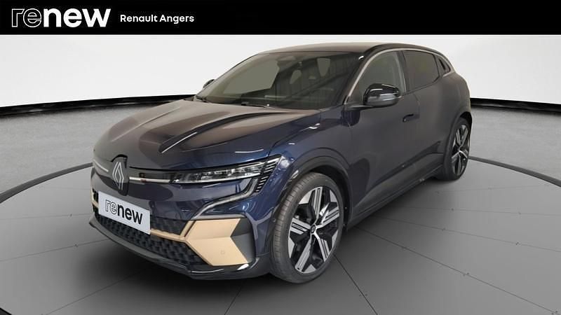 Bleu Utilisé 2023 Renault Mégane Iconic Berline | 29 990 € (Prix juste) - Image 1/4