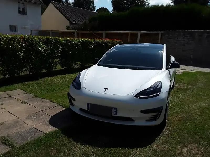 Blanc Utilisé 2022 Tesla Model 3 Standard Range Plus Berline | 28 500 € (Bon prix) - Image 1/4