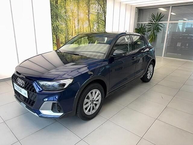 Bleu navarre métallisé gris manhattan métallisé Nouvelle 2025 Audi A1 Advanced Plus Citadine | 29 990 € (Prix assez cher) - Image 1/4