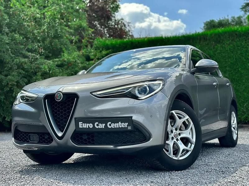 Gris Occasion 2020 Alfa Romeo Stelvio Veloce SUV | 21 400 € (Bon prix) - Image 1/4