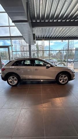 Nouvelle Audi A3 Design 150 ch (110 kW) 2025 Gris flèche nacré