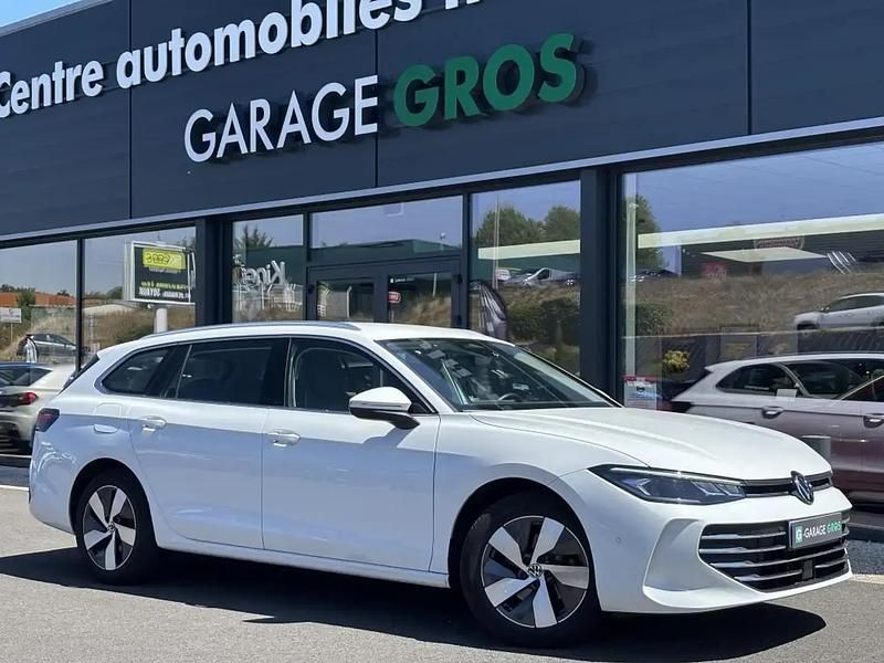 Blanc Utilisé 2024 VW Passat Life Break | 33 770 € (Prix assez cher) - Image 1/4