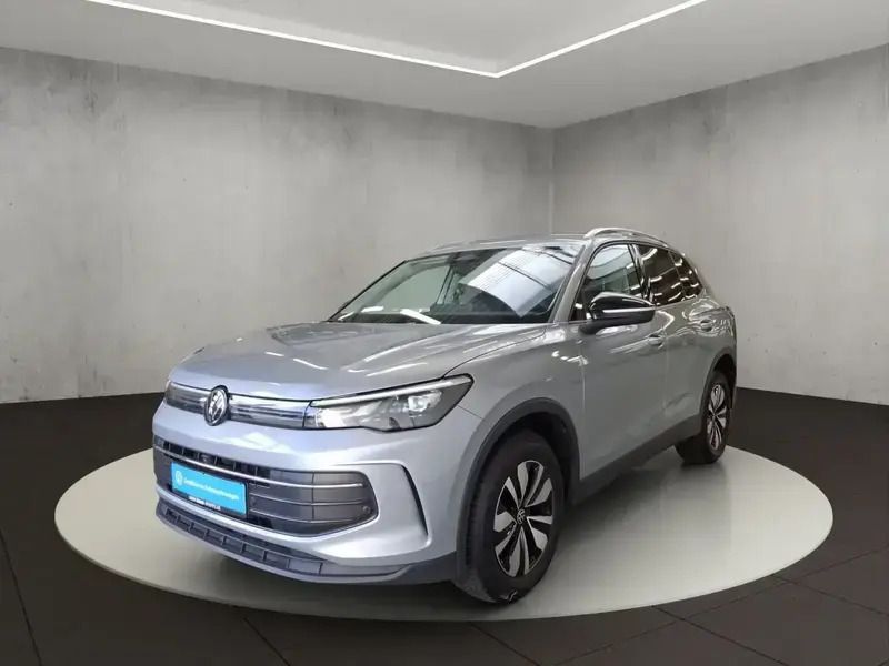 Argent Utilisé 2024 VW Tiguan Goal SUV | 43 100 € (Prix juste) - Image 1/4