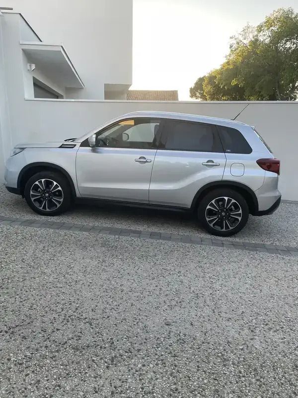 Utilisé 2022 Suzuki Vitara Style SUV | 20 990 € (Bon prix) - Image 1/4
