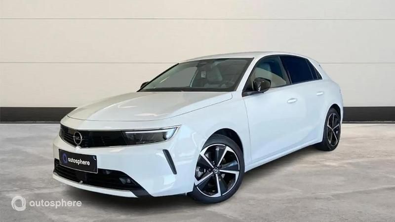 Blanc Utilisé 2023 Opel Astra Edition Berline | 20 799 € (Prix juste) - Image 1/4