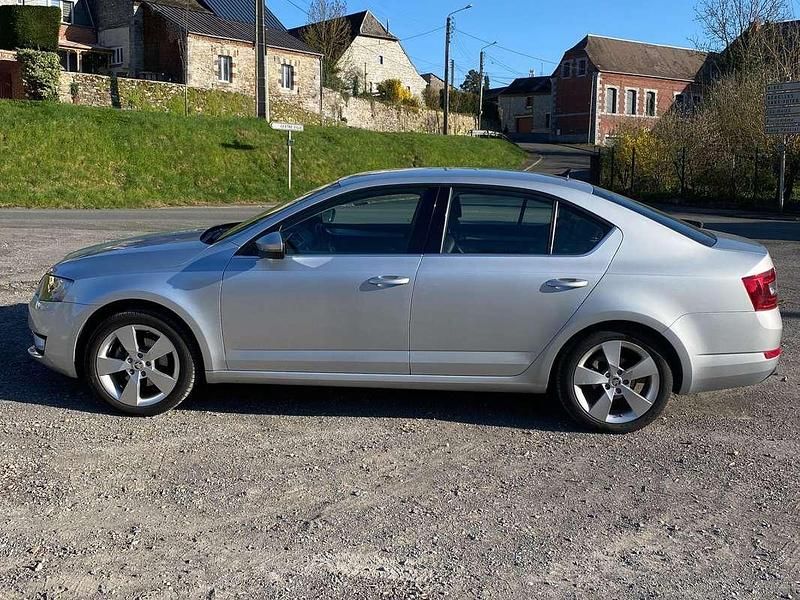 Occasion Skoda Octavia Elegance 140 ch (102 kW) 2015 Argent Berline