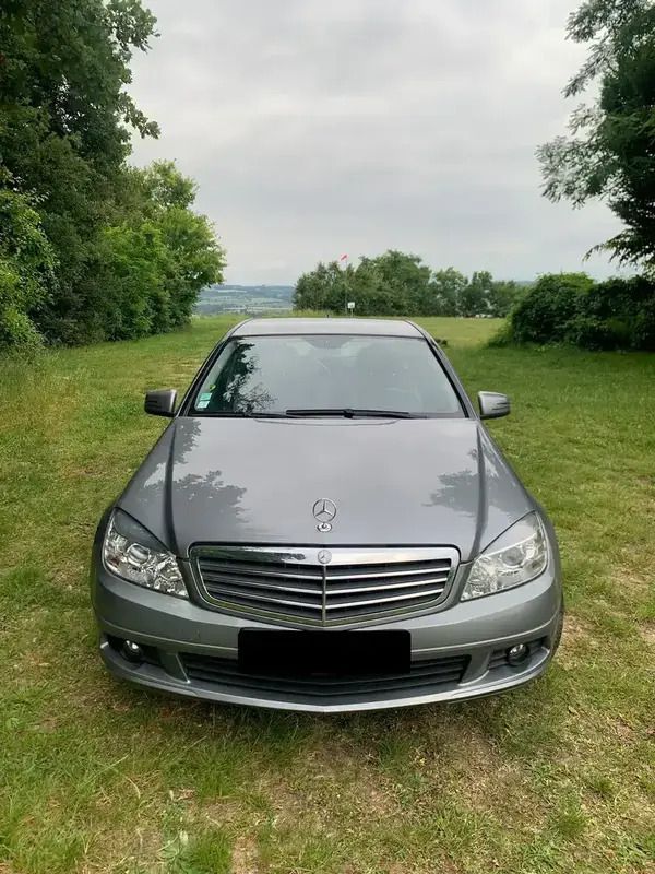 Gris Utilisé 2010 Mercedes C220 Classic Berline | 10 500 € - Image 1/4