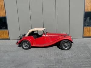 Image 3/4