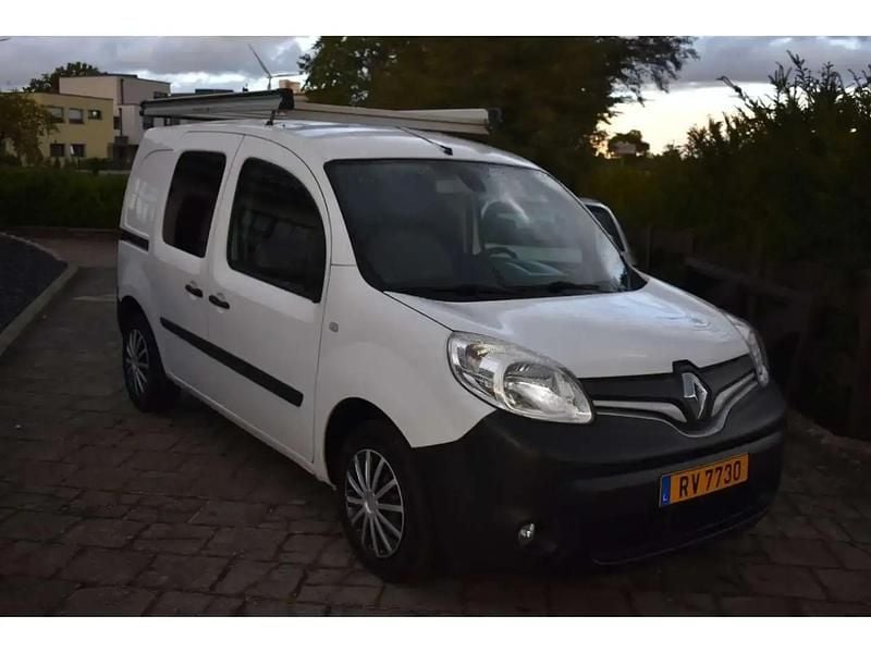 Blanc Utilisé 2017 Renault Kangoo Monospace | 8 102 € - Image 1/4