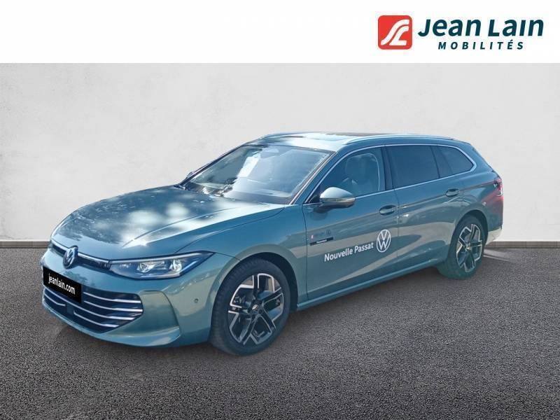 Vert Utilisé 2024 VW Passat Elegance Coupé | 44 844 € - Image 1/4