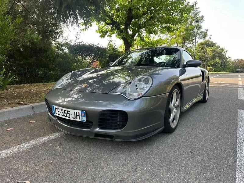 Gris Utilisé 2001 Porsche 996 Turbo Coupé | 64 900 € - Image 1/4