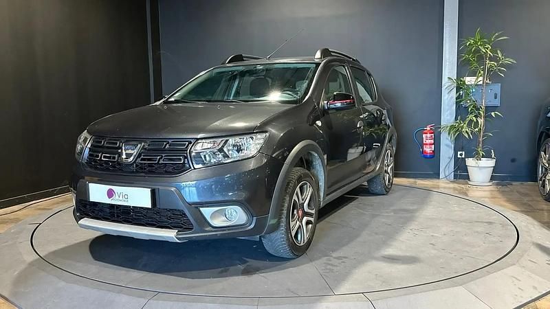 Gris Occasion 2020 Dacia Sandero Stepway Berline | 12 490 € (Prix assez cher) - Image 1/4