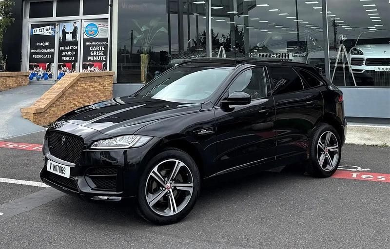 Noir Utilisé 2020 Jaguar F-Pace R-Sport SUV | 32 990 € (Prix juste) - Image 1/4