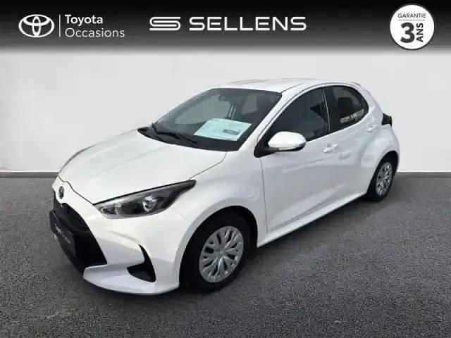 Blanc Occasion 2023 Toyota Yaris Hybrid Berline | 17 780 € (Bon prix) - Image 1/4