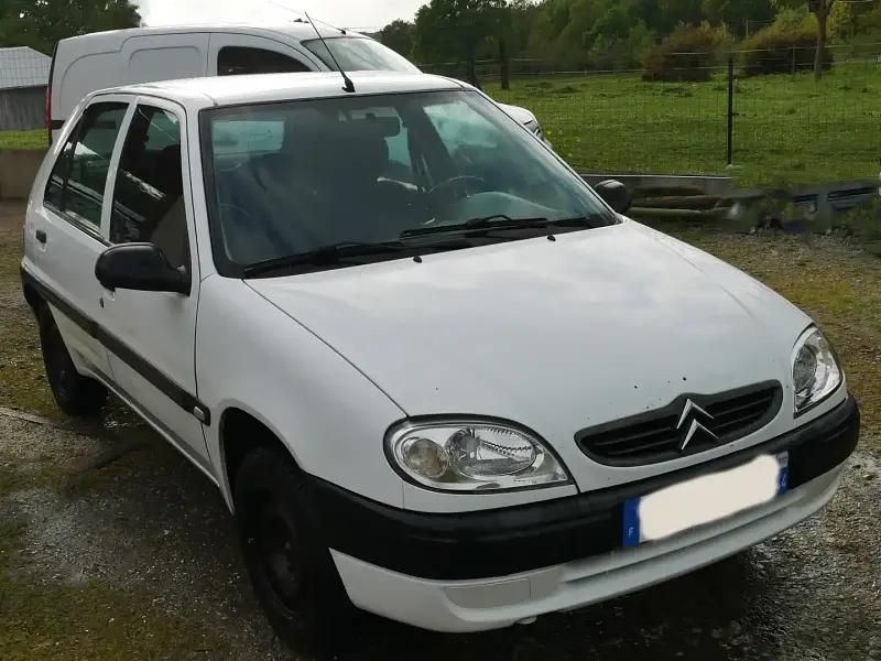 Blanc Utilisé 2002 Citroën Saxo Citadine | 2 100 € - Image 1/4