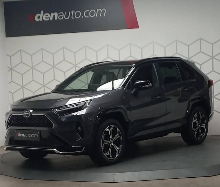 Utilisé 2025 Toyota RAV4 Hybrid SUV | 53 254 € - Image 1/4