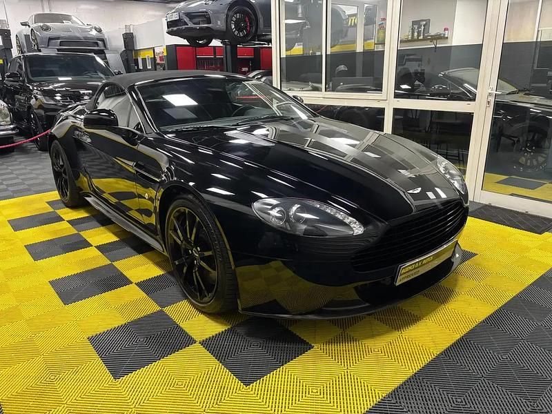 Noir Occasion 2011 Aston Martin V8 Vantage Coupé | 88 990 € (Prix assez cher) - Image 1/4
