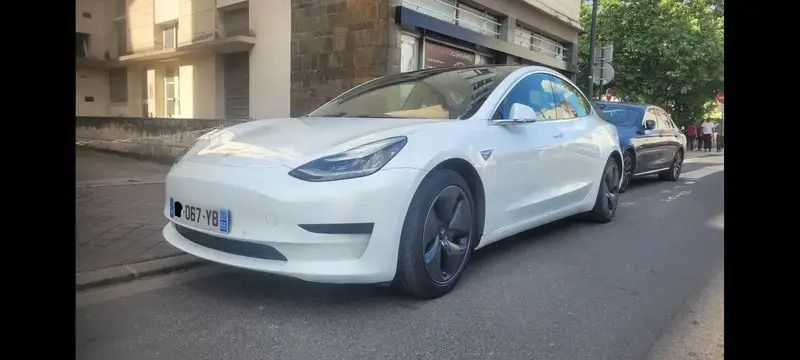 Blanc Utilisé 2020 Tesla Model 3 Standard Range Plus Berline | 24 000 € (Bon prix) - Image 1/4