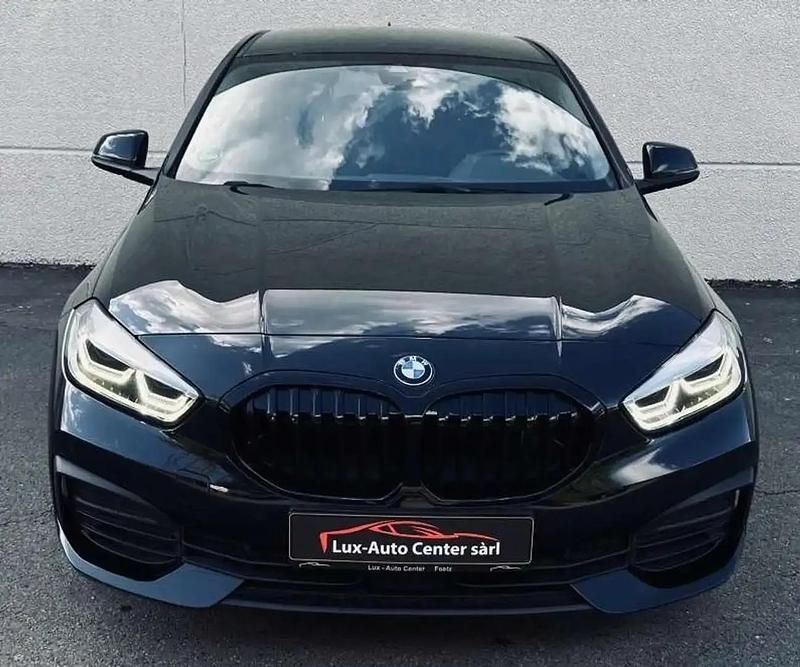 Noir Utilisé 2021 BMW 118 Sport Line Citadine | 18 900 € (Super prix) - Image 1/4