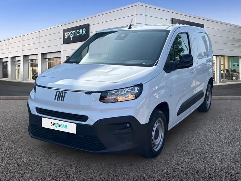 Blanc icy Nouvelle 2025 Fiat Doblò S Monospace | 16 990 € - Image 1/4