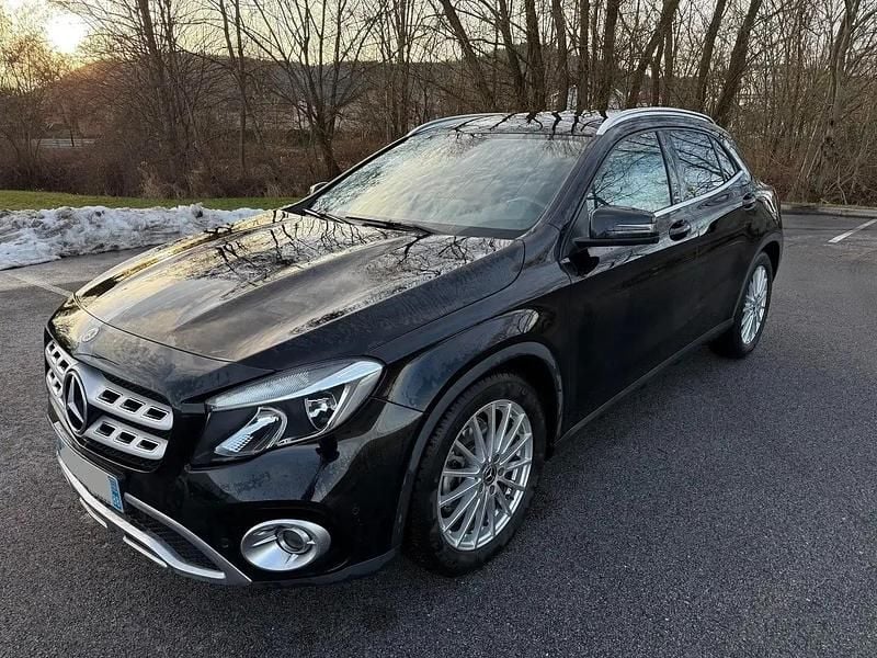 Noir Occasion 2018 Mercedes GLA200 Urban SUV | 19 450 € (Prix juste) - Image 1/4