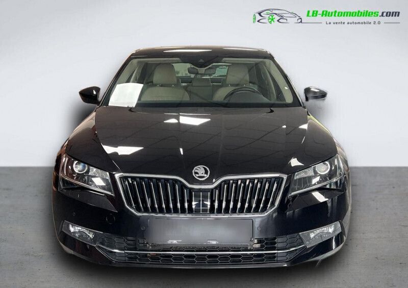 Utilisé 2017 Skoda Superb Berline | 26 200 € (Prix juste) - Image 1/4