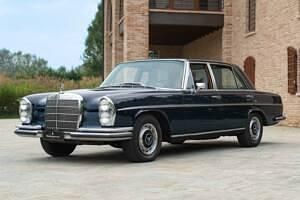 Bleu Occasion 1973 Mercedes 300 Berline | 145 000 € - Image 1/4