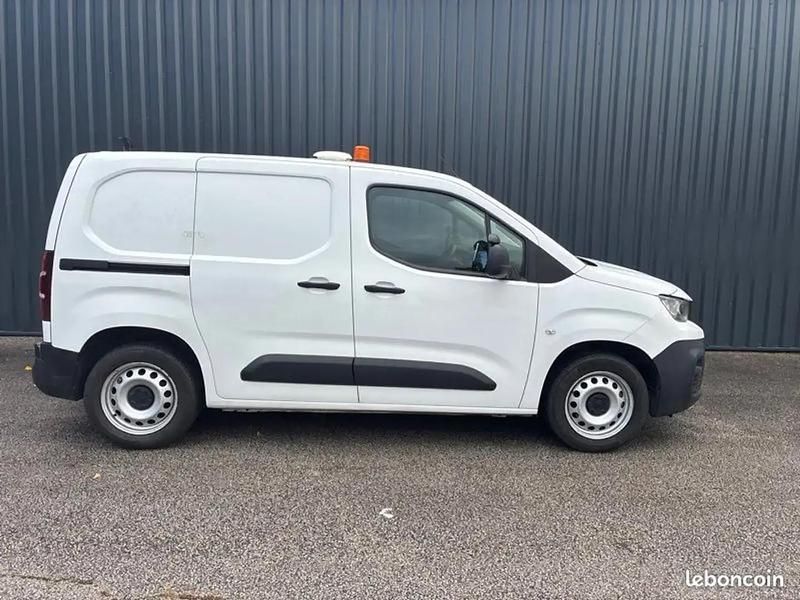 Blanc Utilisé 2020 Peugeot Partner Van | 11 000 € - Image 1/4