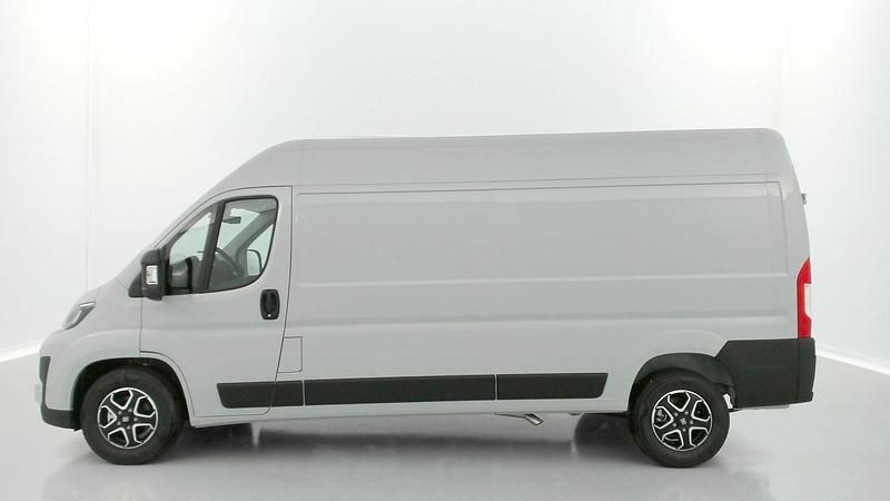 Occasion Fiat Ducato S 180 ch (132 kW) 2024 Gris Van