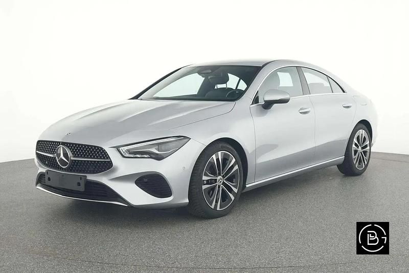 Argent Occasion 2024 Mercedes CLA180 Luxury Berline | 31 490 € (Prix juste) - Image 1/4