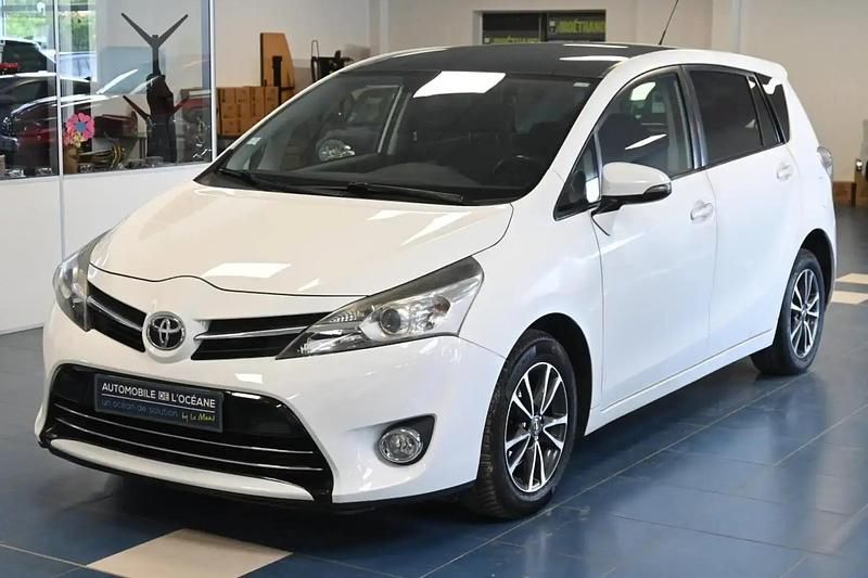Blanc Utilisé 2014 Toyota Verso Skyview Edition Monospace | 8 497 € (Prix assez cher) - Image 1/4