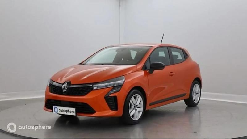 Orange Utilisé 2023 Renault Clio V Evolution Berline | 16 499 € (Prix juste) - Image 1/4