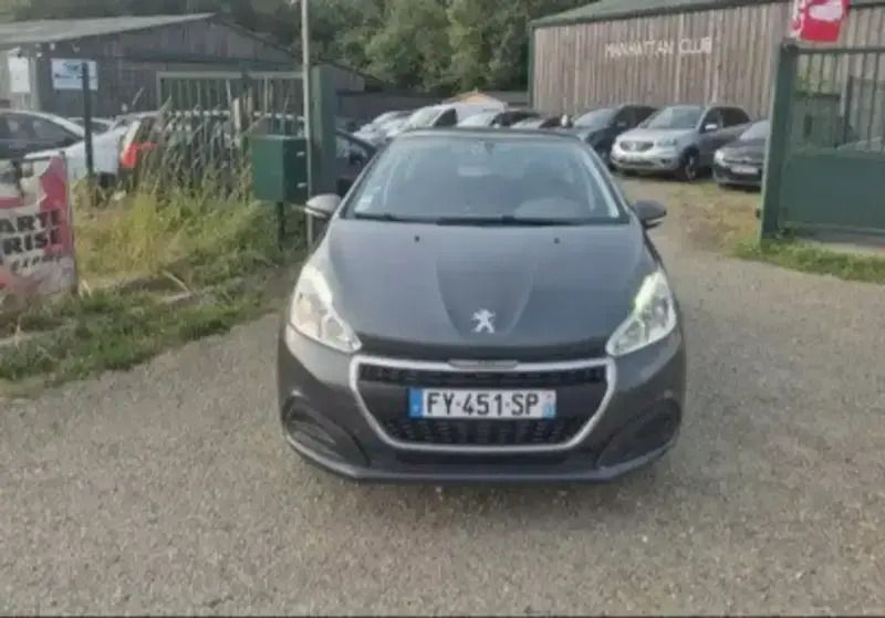 Utilisé 2015 Peugeot 208 Style Citadine | 4 500 € (Super prix) - Image 1/4