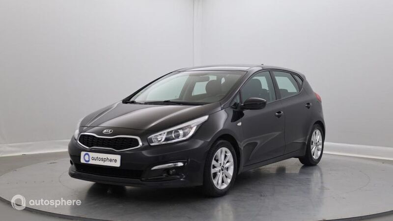 Gris Utilisé 2017 Kia Ceed Active Berline | 13 499 € (Bon prix) - Image 1/4