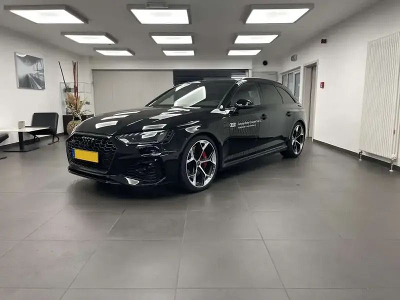 Noir Utilisé 2024 Audi RS4 Competition Break | 84 000 € (Bon prix) - Image 1/4