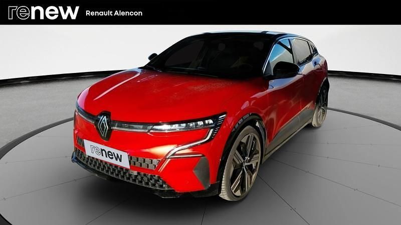 Rouge Occasion 2025 Renault Megane E-Tech Iconic Berline | 30 991 € (Prix assez cher) - Image 1/4