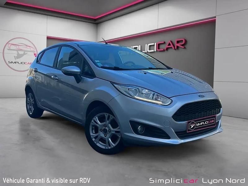 Gris Utilisé 2017 Ford Fiesta | 9 980 € - Image 1/4