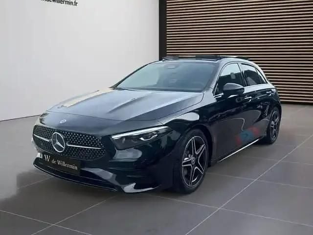 Kosmosblack met. Utilisé 2025 Mercedes A180 Berline | 38 200 € (Prix cher) - Image 1/4