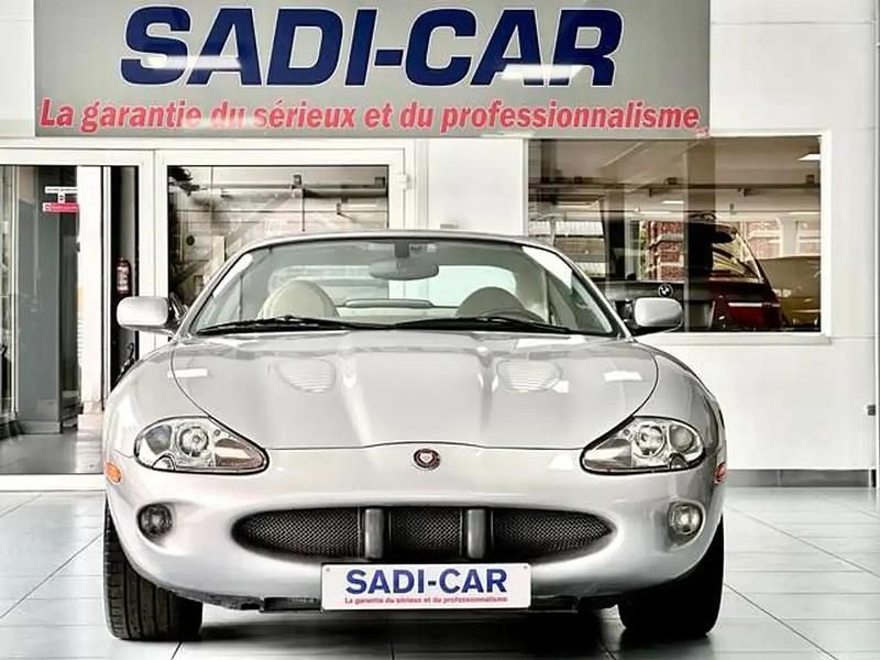 Occasion Jaguar XKR Supercharged 363 ch (266 kW) 2001 Gris Coupé