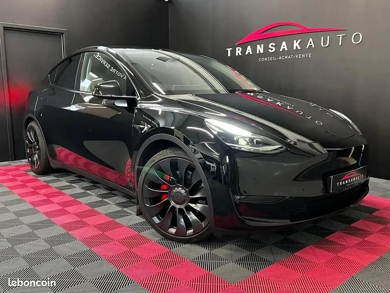 Noir Utilisé 2022 Tesla Model Y Performance SUV | 35 490 € (Prix juste) - Image 1/4