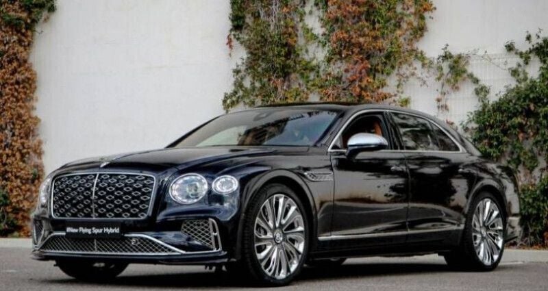 Utilisé 2025 Bentley Flying Spur Mulliner Berline | 319 000 € - Image 1/4