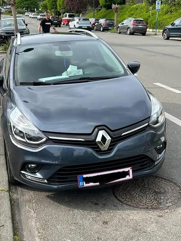 Bleu Occasion 2020 Renault Clio GrandTour LIMITED Break | 10 250 € - Image 1/4