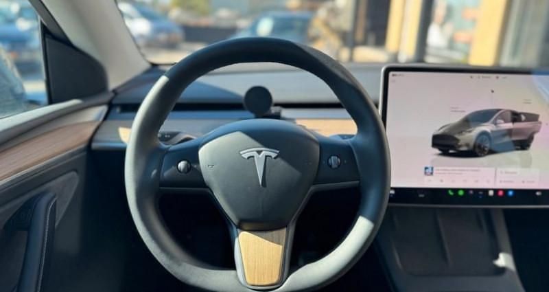 Occasion Tesla Model Y Standard Range 220 kW (300 ch) 2024 Gris SUV