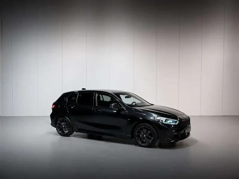 Noir Utilisé 2023 BMW 116 Citadine | 24 950 € (Prix juste) - Image 1/4